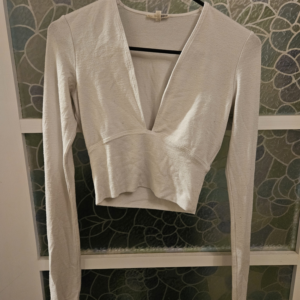 Wilfred Cream V-Neck Crop Top